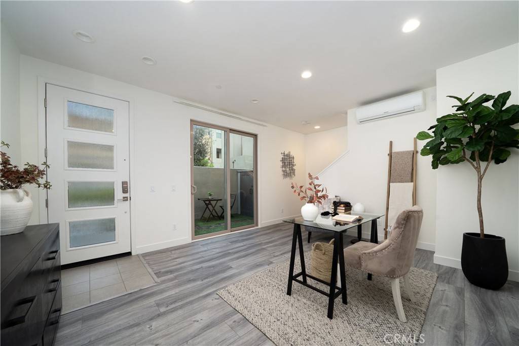 Irvine, CA 92618,217 Magnet