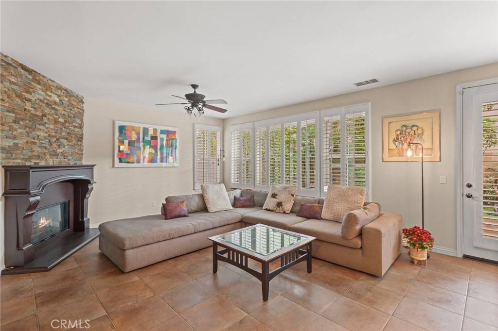 Santa Ana, CA 92704,1858 W Meadowbrook