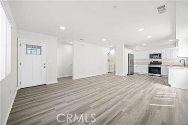 Los Angeles, CA 90001,6828 Miramonte BLVD #B3