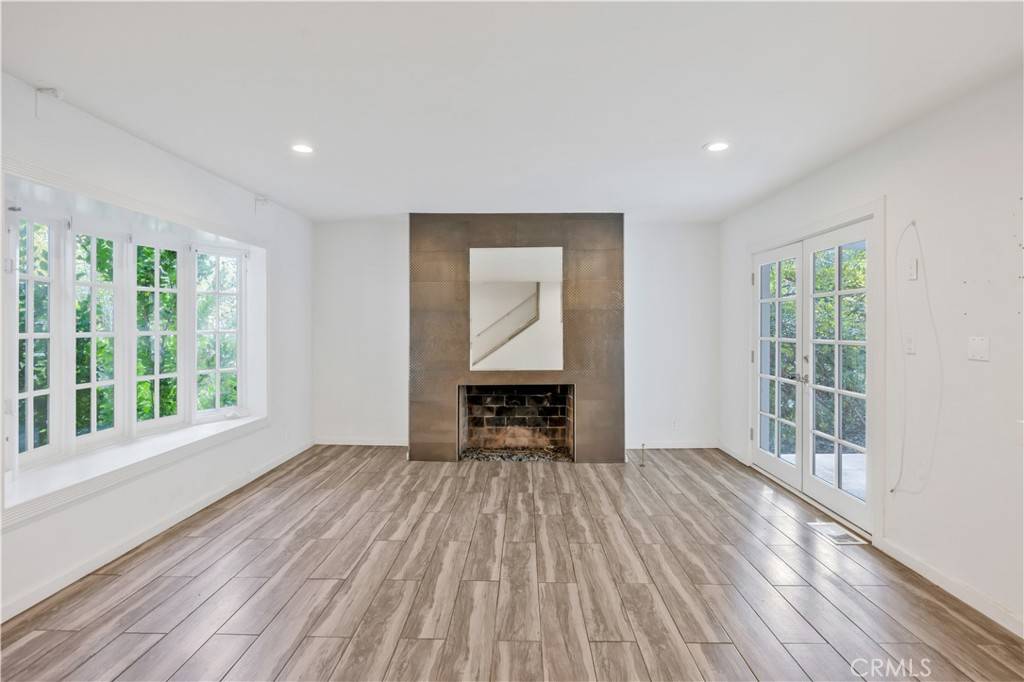 Beverly Hills, CA 90210,1643 San Ysidro DR