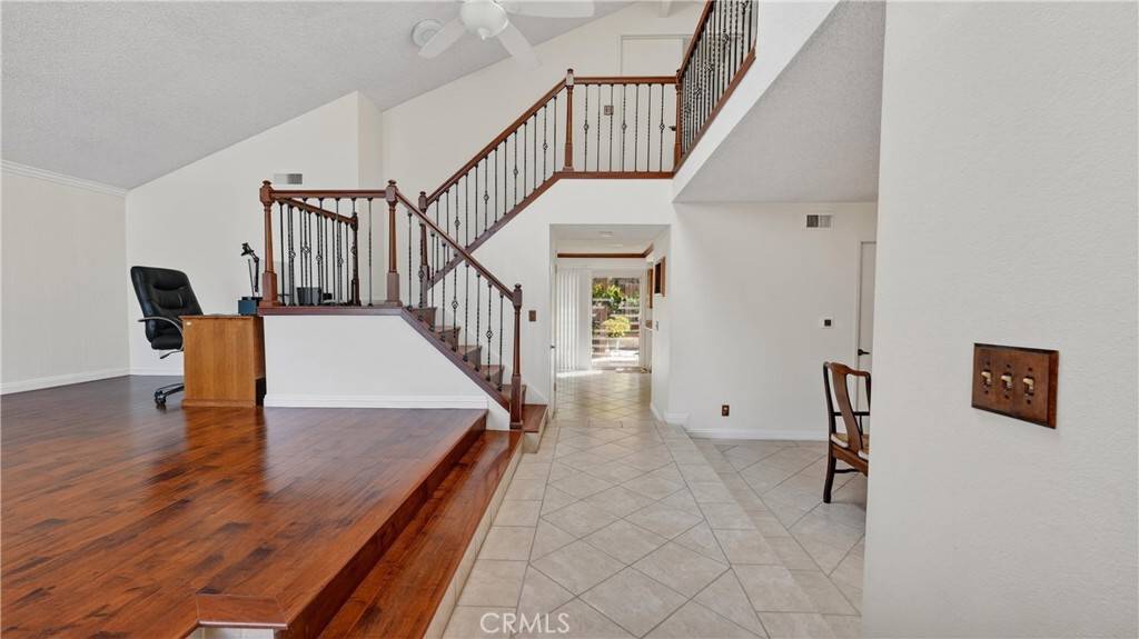 Irvine, CA 92606,14272 Saarinen CT