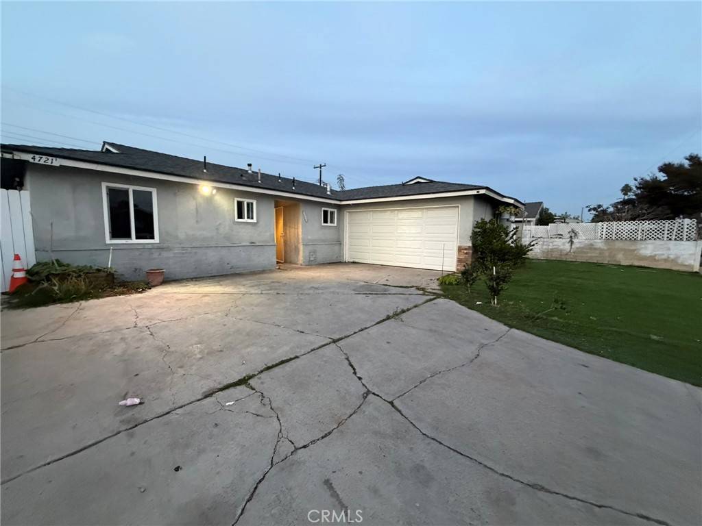 Santa Ana, CA 92703,4721 W Oakfield AVE #1