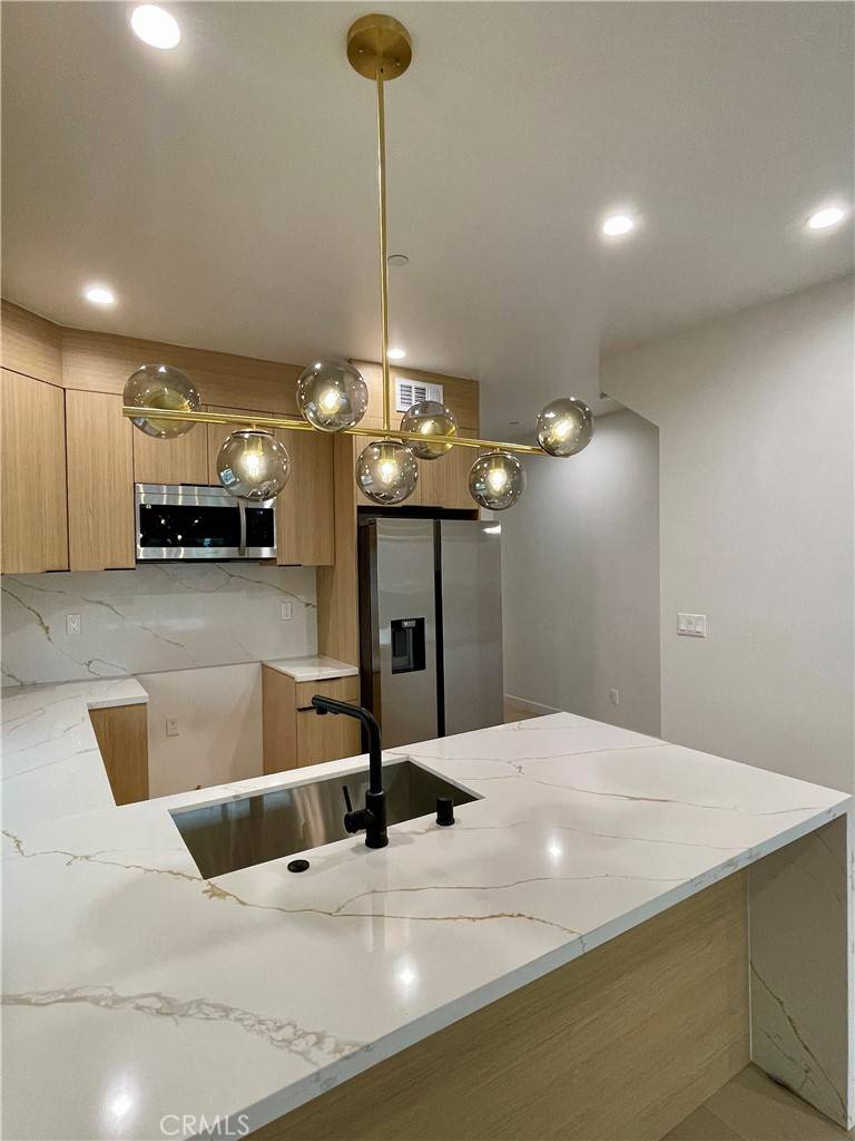 Los Angeles, CA 90037,611 W 41st PL #1/2