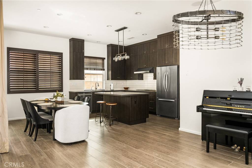 Irvine, CA 92620,119 Strawberry