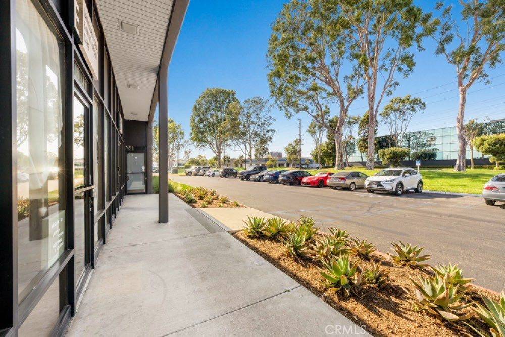 Irvine, CA 92614,17895 SKY PARK Cir #E