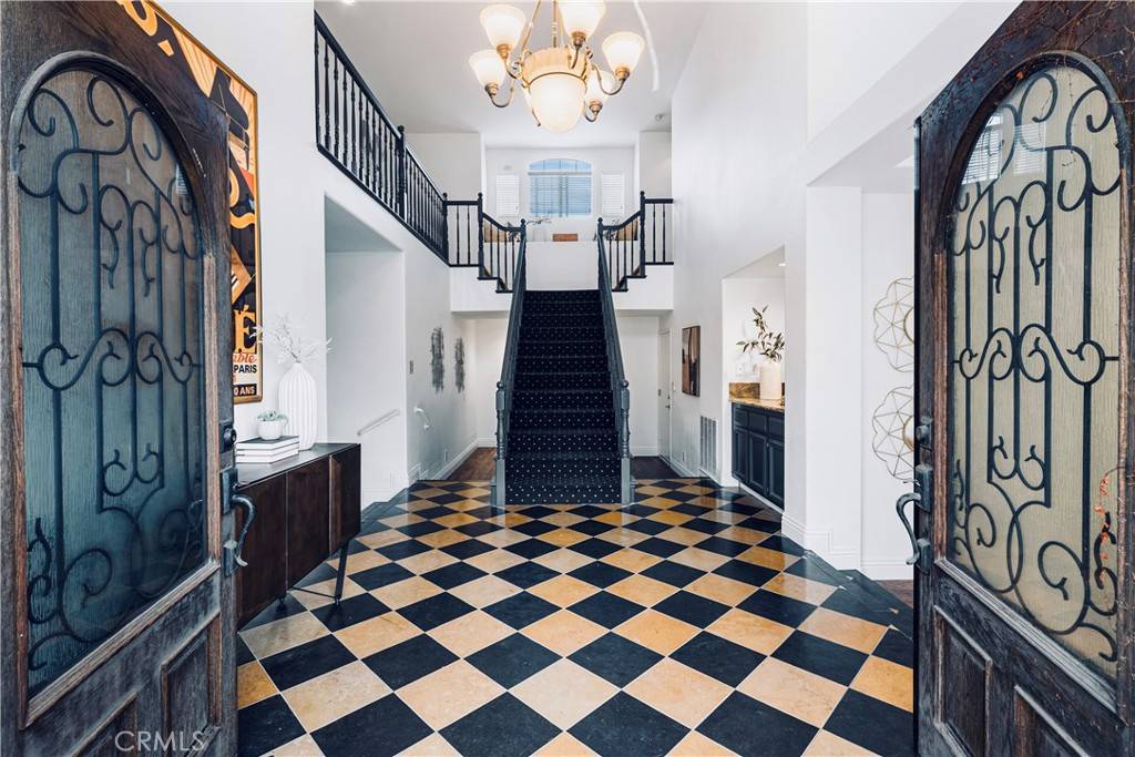 Laguna Hills, CA 92653,26792 Devonshire