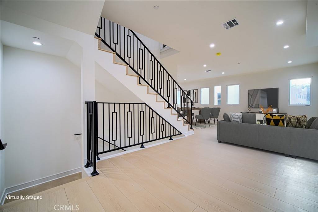 Los Angeles, CA 90042,257 S Ave 54