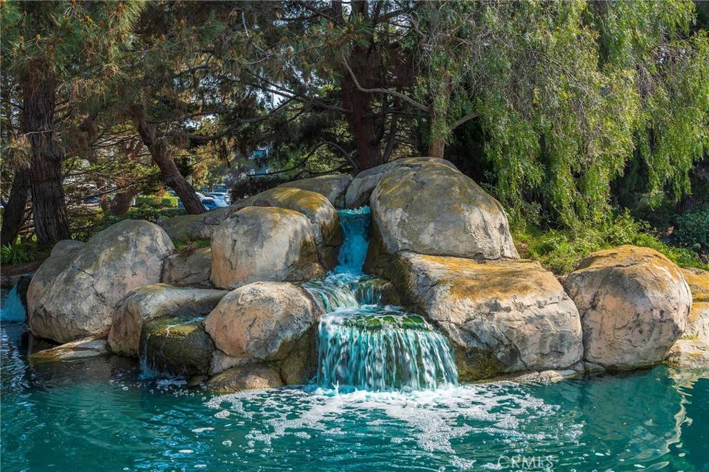 Huntington Beach, CA 92646,8182 Mainsail DR #202