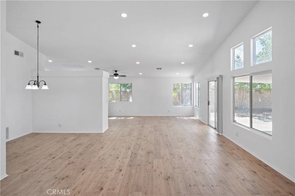 Lancaster, CA 93536,44133 32nd W