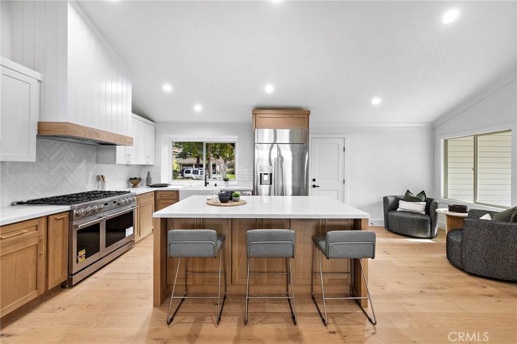 Irvine, CA 92603,16 Morning Glory