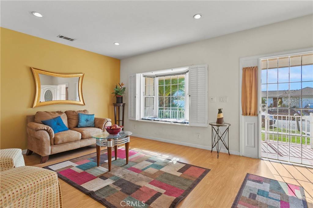 Irvine, CA 92604,4801 Redbluff