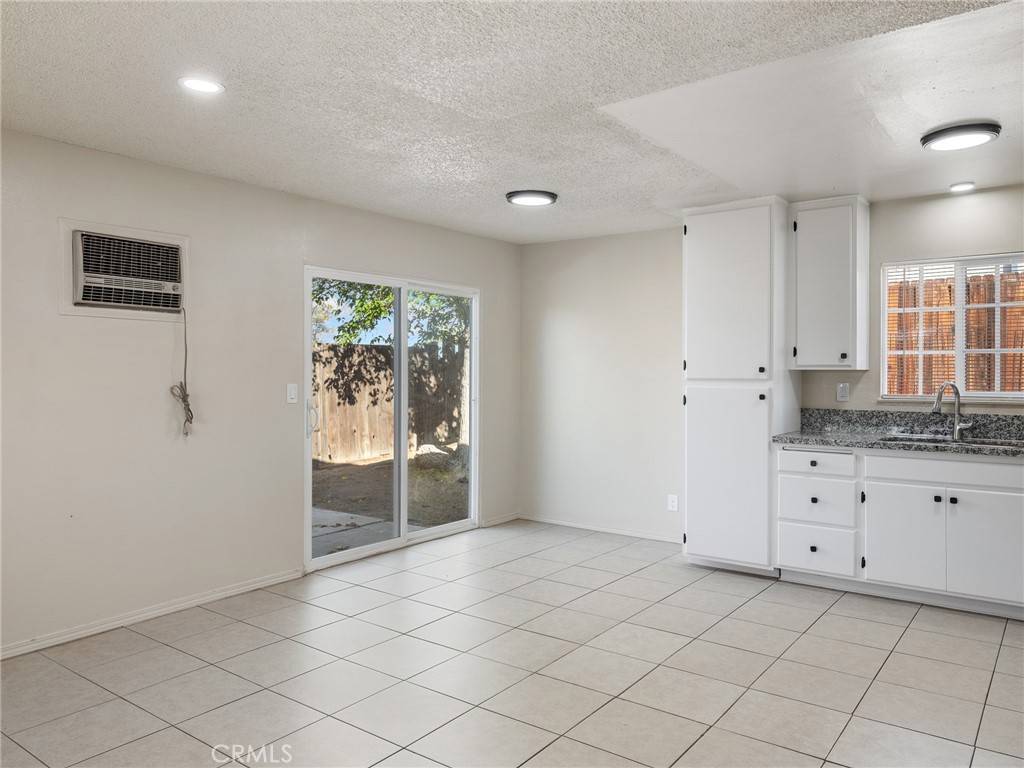 Victorville, CA 92395,16582 Batson RD