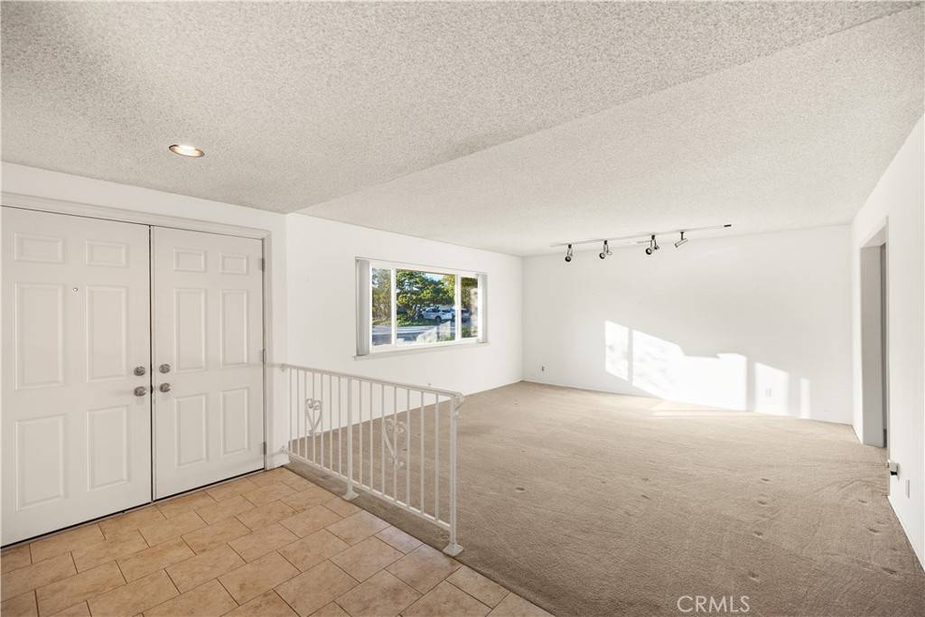 Santa Ana, CA 92705,13402 Winthrope ST