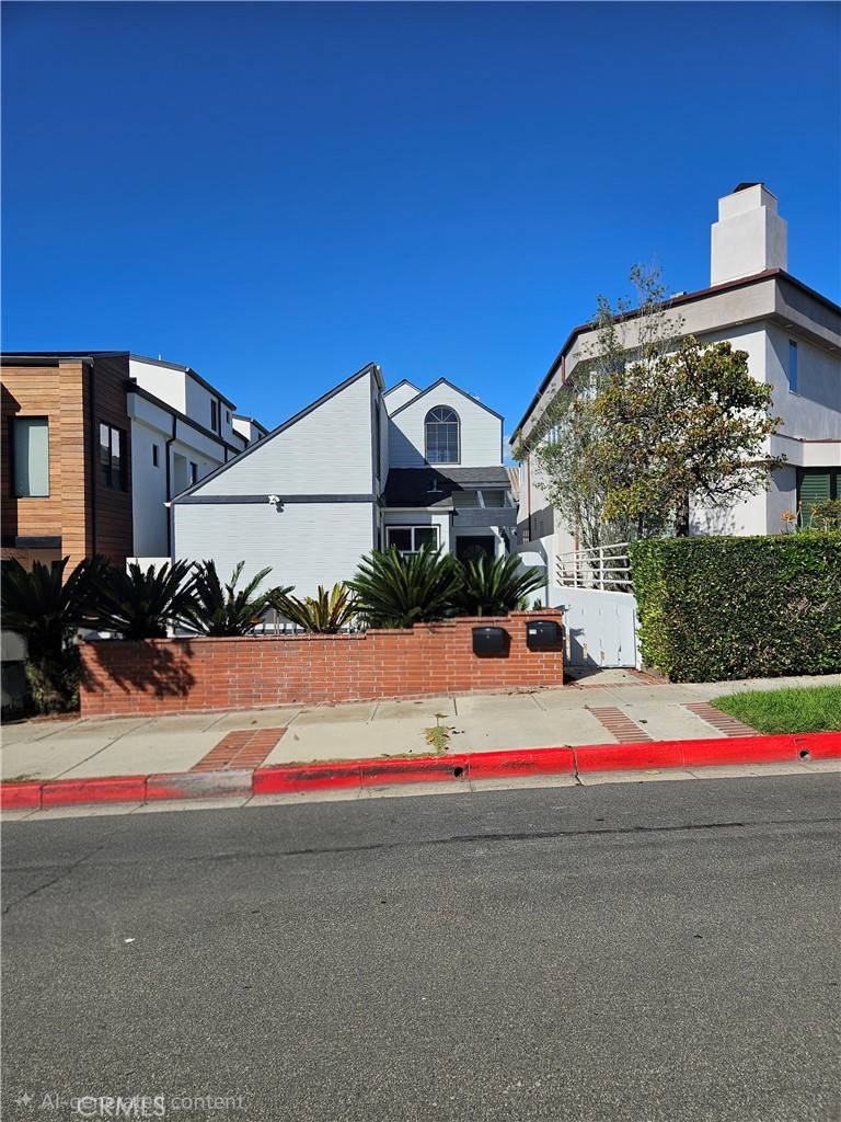 Corona Del Mar, CA 92625,719 Marigold AVE