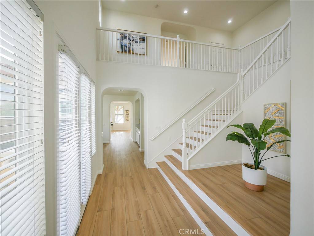 Corona, CA 92883,7725 Lady Banks