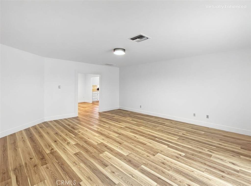 Long Beach, CA 90813,836 E New York