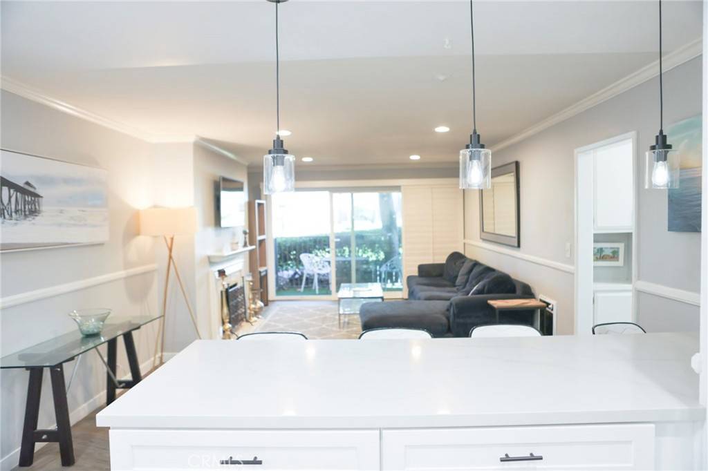 Newport Beach, CA 92663,200 Mcneil LN #102