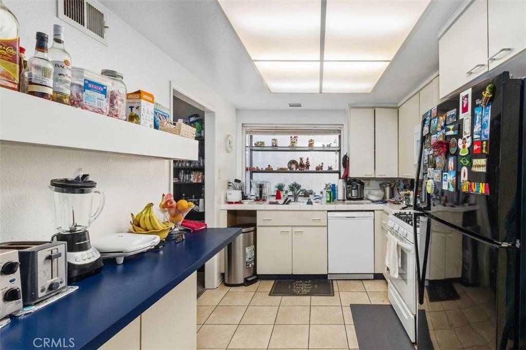 Mission Viejo, CA 92692,23574 Villena