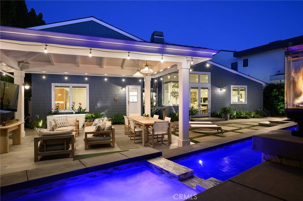 Newport Beach, CA 92663,519 Signal RD