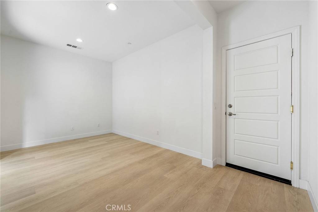 Irvine, CA 92614,169 Steely