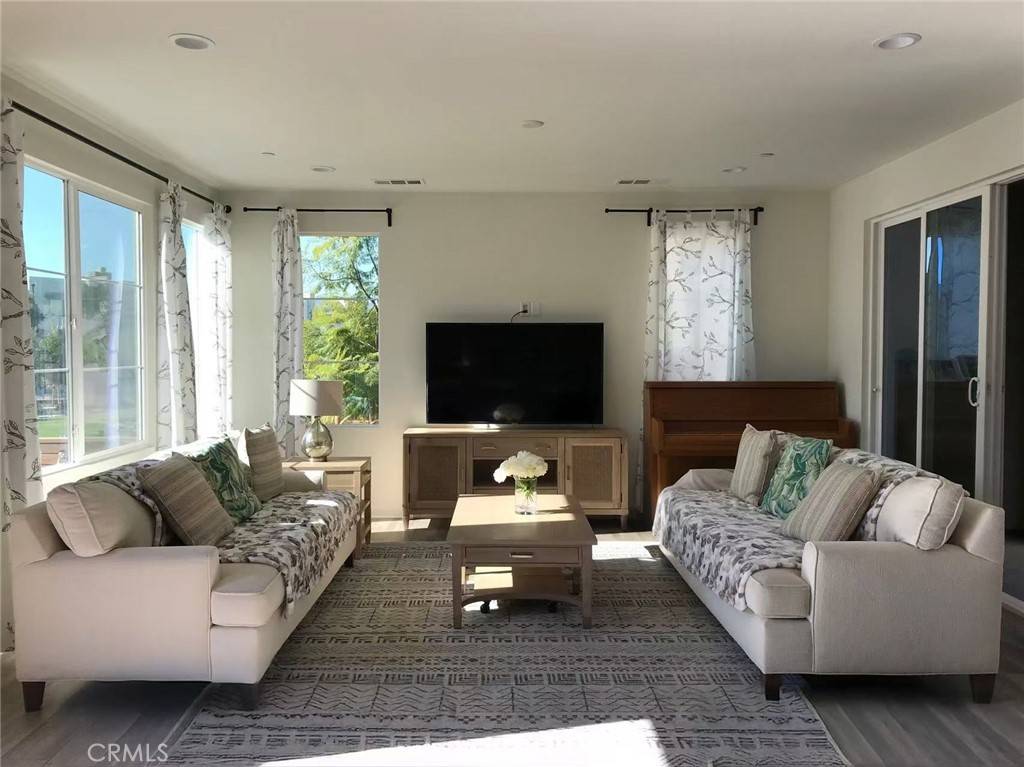 Irvine, CA 92618,608 Cultivate