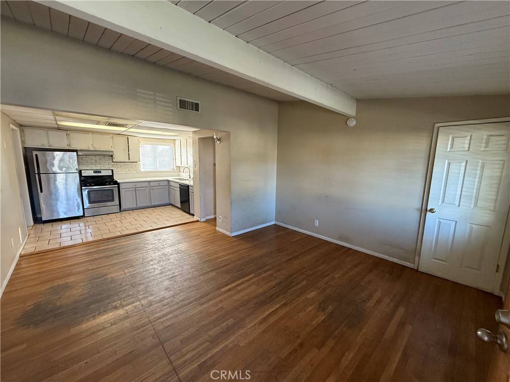 Panorama City, CA 91402,13836 Community ST