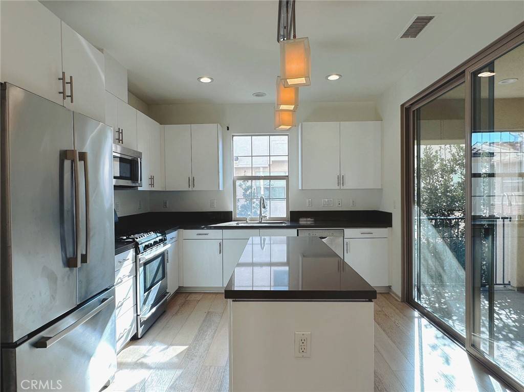 Irvine, CA 92620,87 Evening Sun