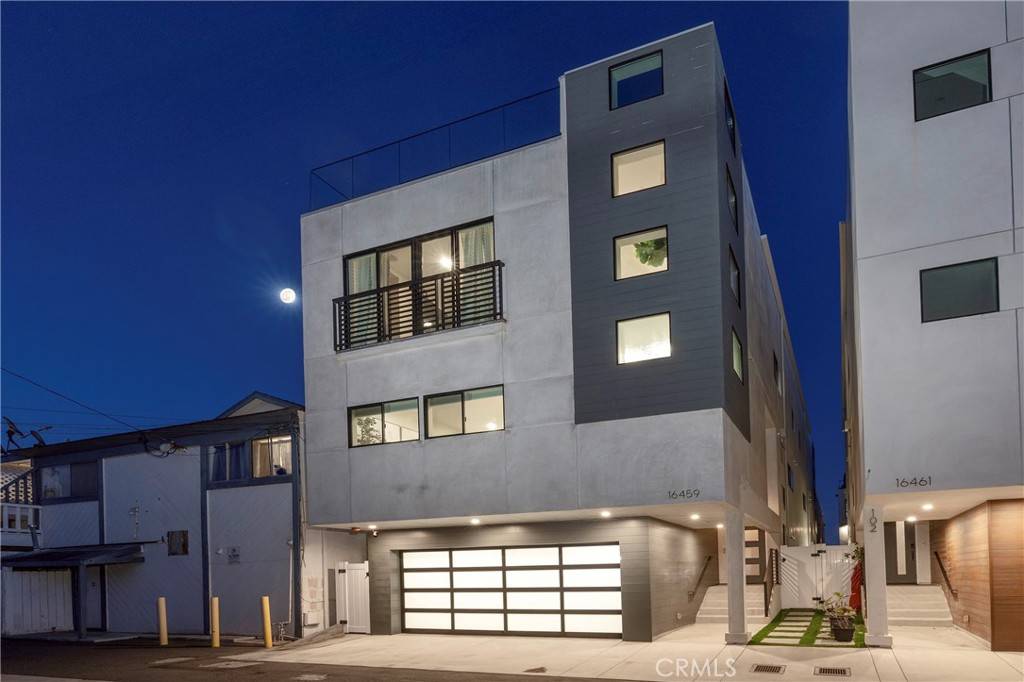 Sunset Beach, CA 90742,16459 24th