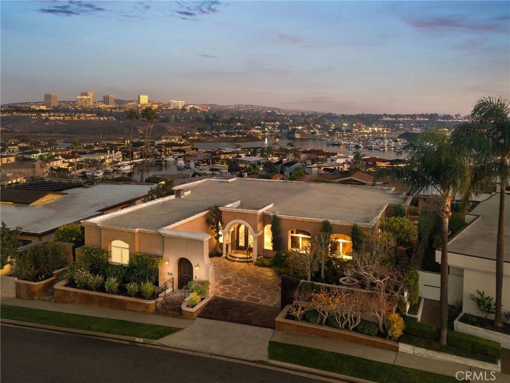 Newport Beach, CA 92660,1038 Santiago DR