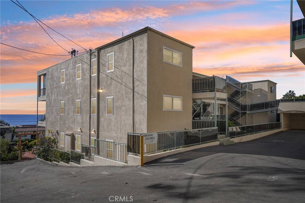 Laguna Beach, CA 92651,240 Moss #2