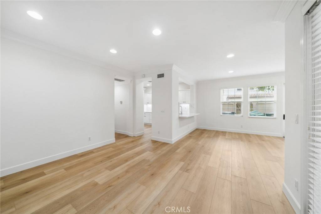 Irvine, CA 92603,236 Terra Cotta