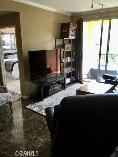 Irvine, CA 92612,3435 Watermarke