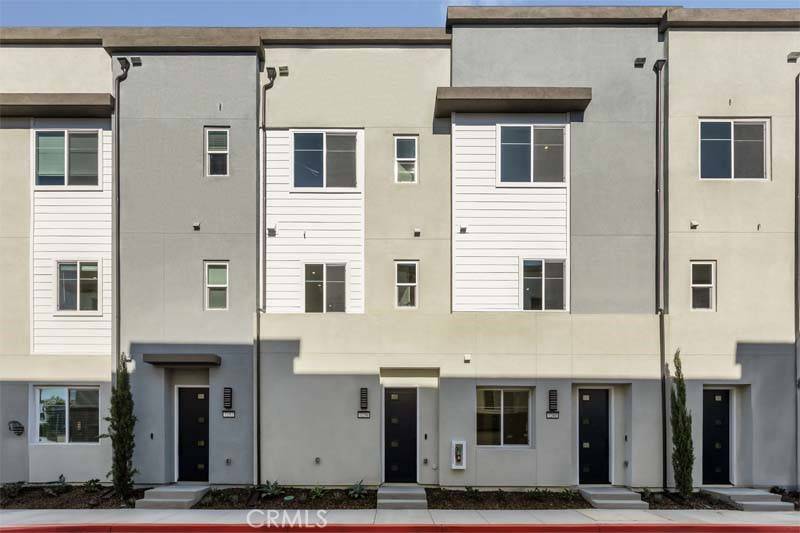 Huntington Beach, CA 92647,7256 Aura CIR