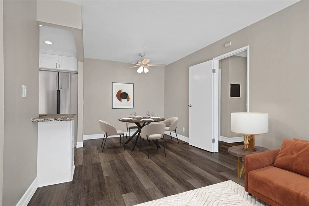 Laguna Hills, CA 92653,25821 Via Lomas #216