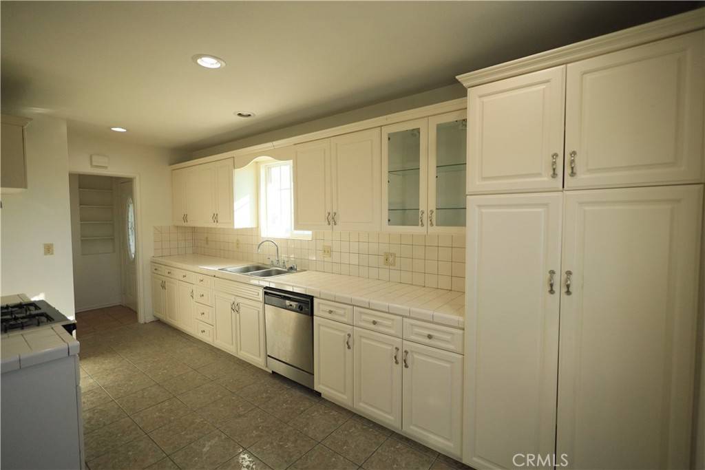 Pomona, CA 91767,1283 Essex