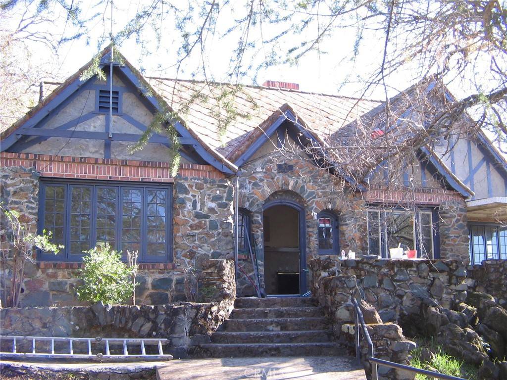 Oroville, CA 95966,305 Canyon Highlands DR