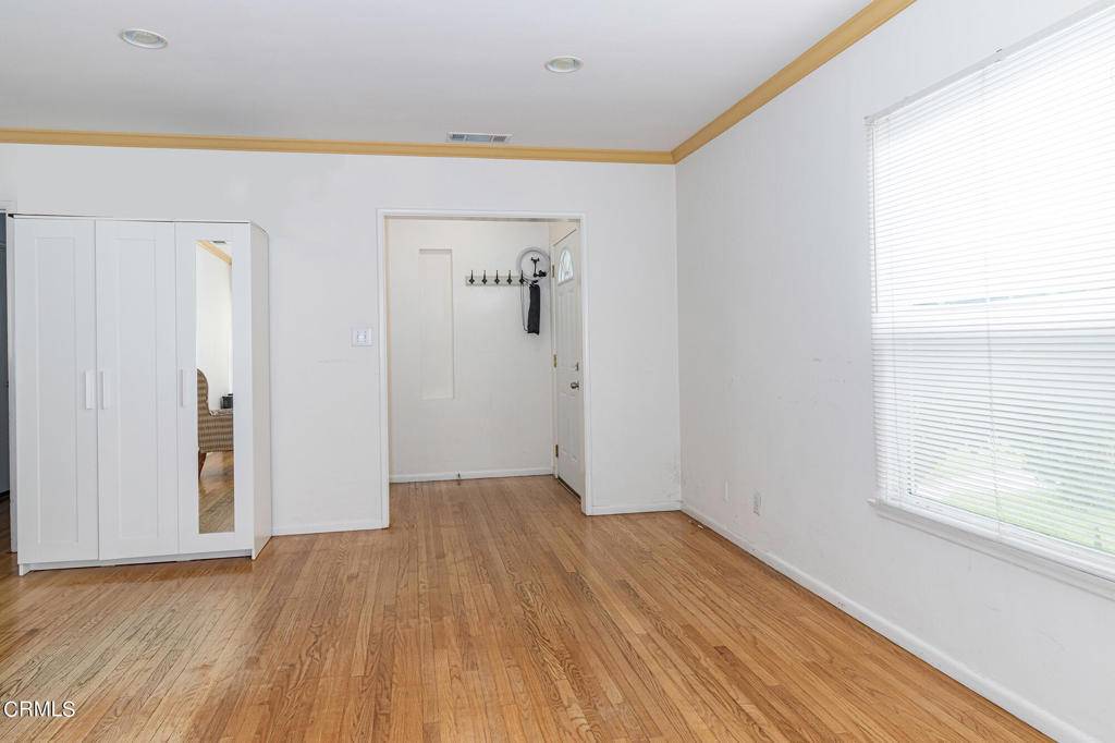 Montrose, CA 91020,2300 Barton LN