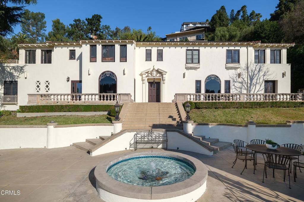 Los Angeles, CA 90068,1951 N Saint Andrews PL