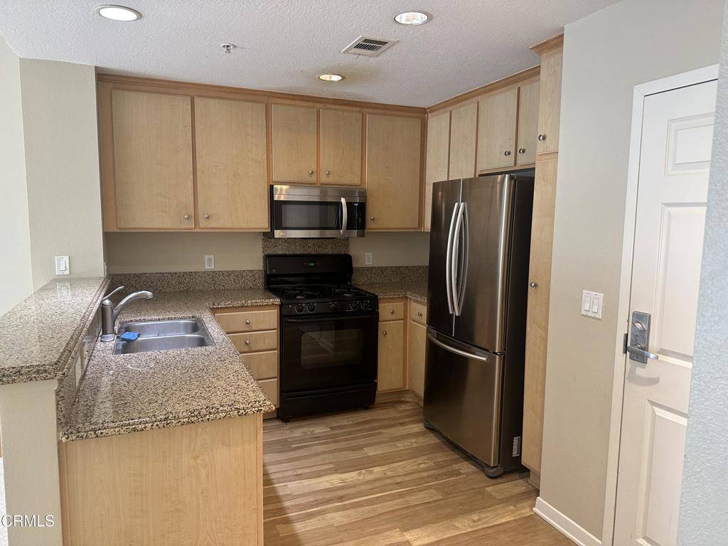 Pasadena, CA 91101,160 S Hudson AVE #215