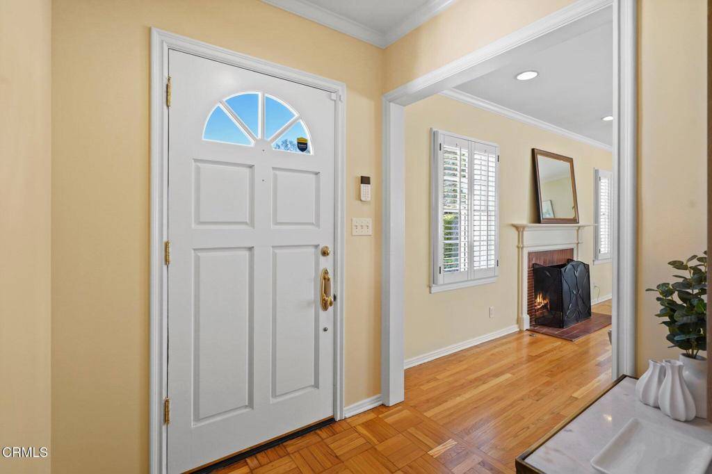La Canada Flintridge, CA 91011,320 Knight WAY