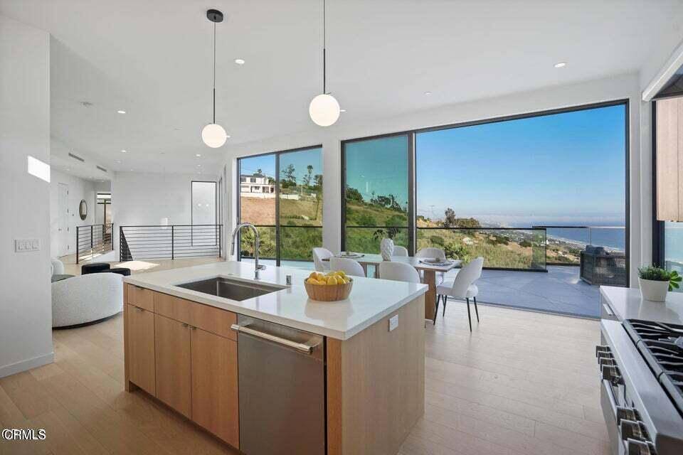 Malibu, CA 90265,31220 Beach View Estates DR