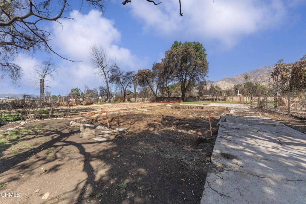 Altadena, CA 91001,1049 E Calaveras ST
