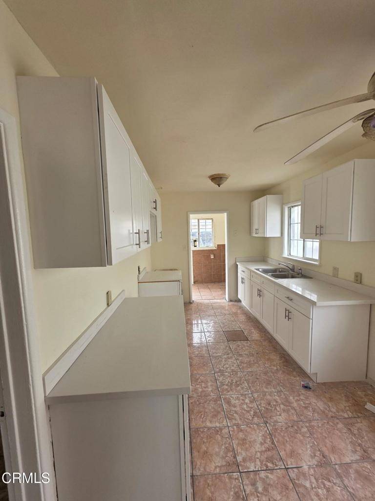 Compton, CA 90222,1806 W 136th ST