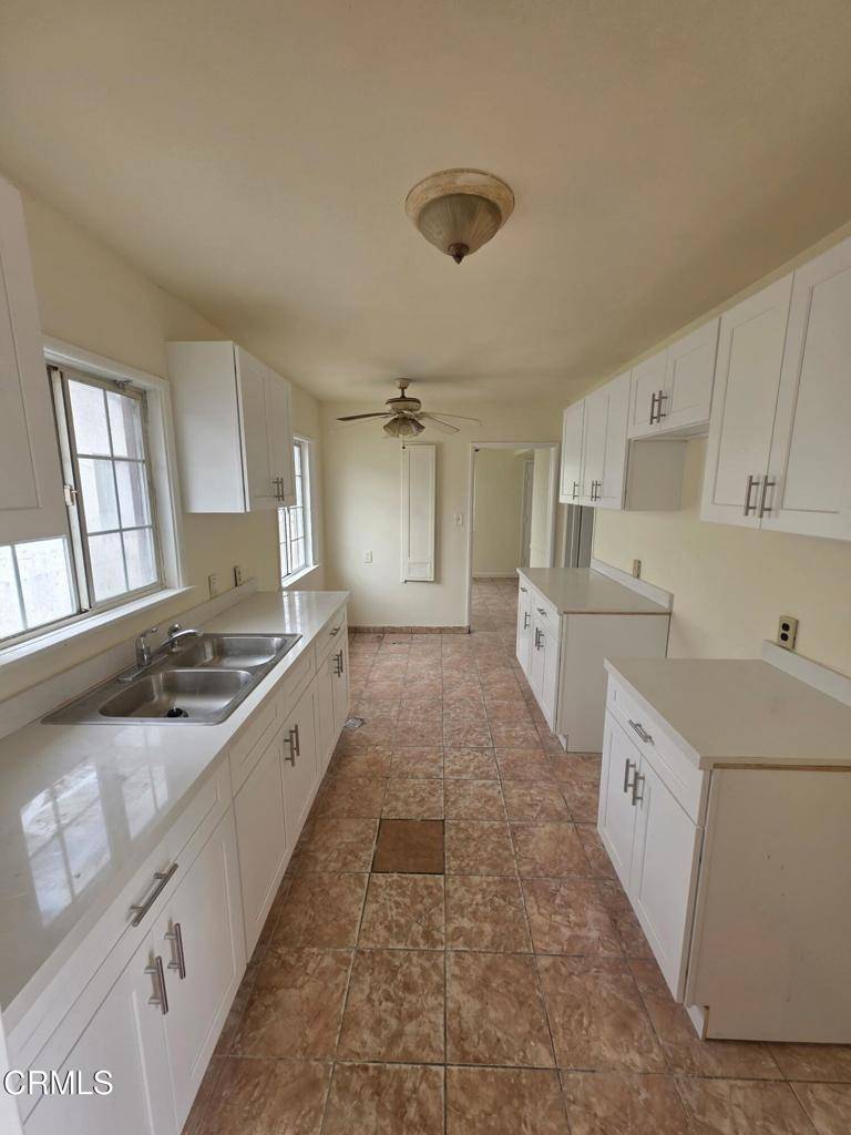 Compton, CA 90222,1806 W 136th ST