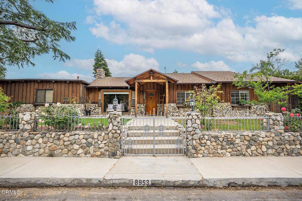 Sunland, CA 91040,8953 Hillrose ST