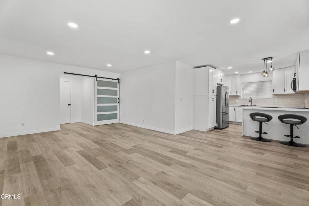 Los Angeles, CA 90056,6721 S Springpark AVE #3A