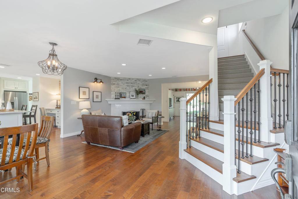 La Canada Flintridge, CA 91011,519 Paulette PL