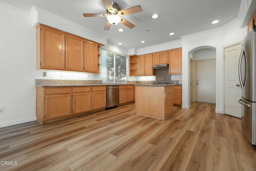 North Hollywood, CA 91602,10645 Chiquita ST