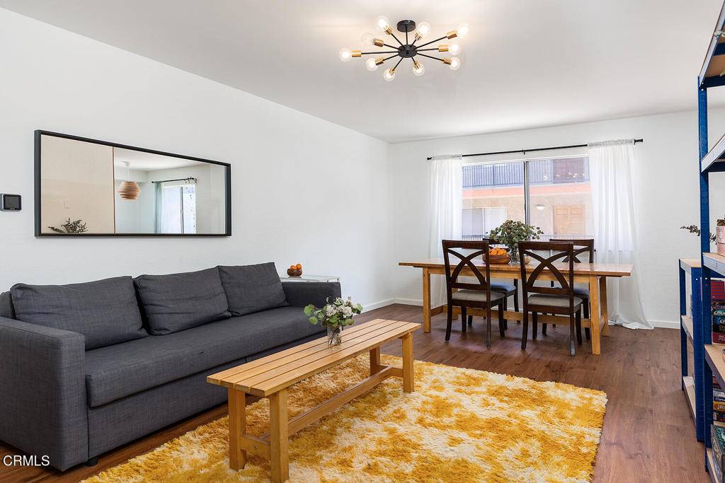 Glendale, CA 91203,377 W California Ave #18
