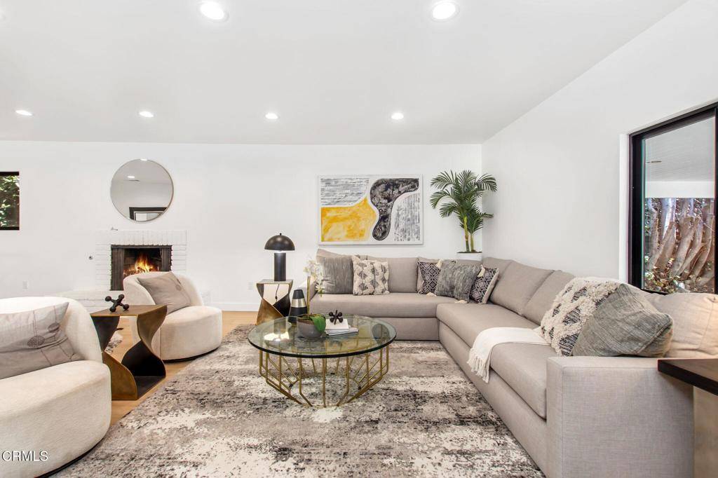 La Crescenta, CA 91214,3015 Henrietta AVE